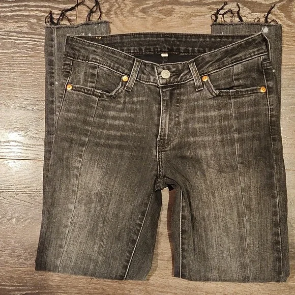 Levi's Skinny Jeans in Washed Black with Paint-Splatter Detail - Picture 2 of 8